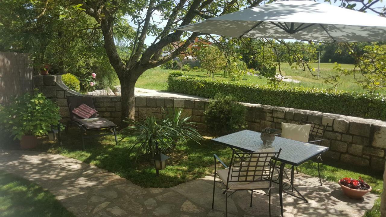 Studio Apartment Cami - Cottage With A Soul Gračišće Bagian luar foto
