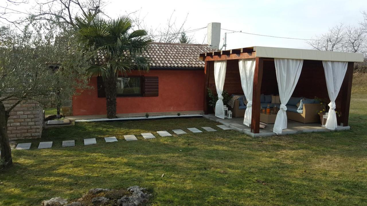 Studio Apartment Cami - Cottage With A Soul Gračišće Ruang foto